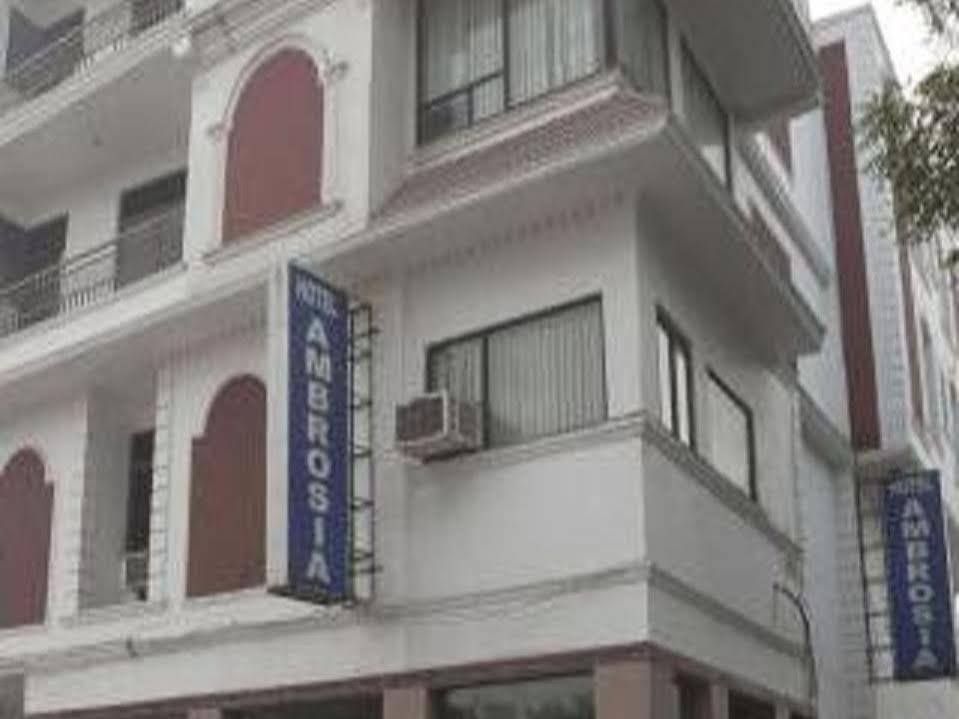 Airport Hotel Ambrosia Nova Deli Exterior foto